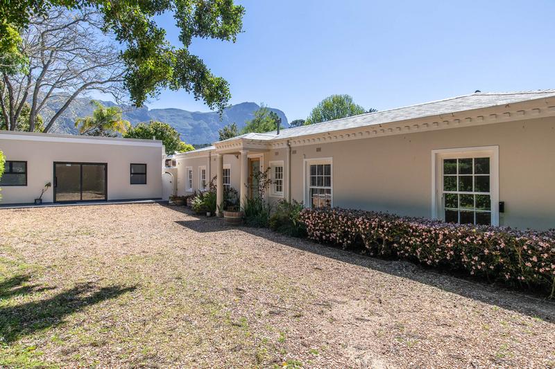 4 Bedroom Property for Sale in Constantia Western Cape
